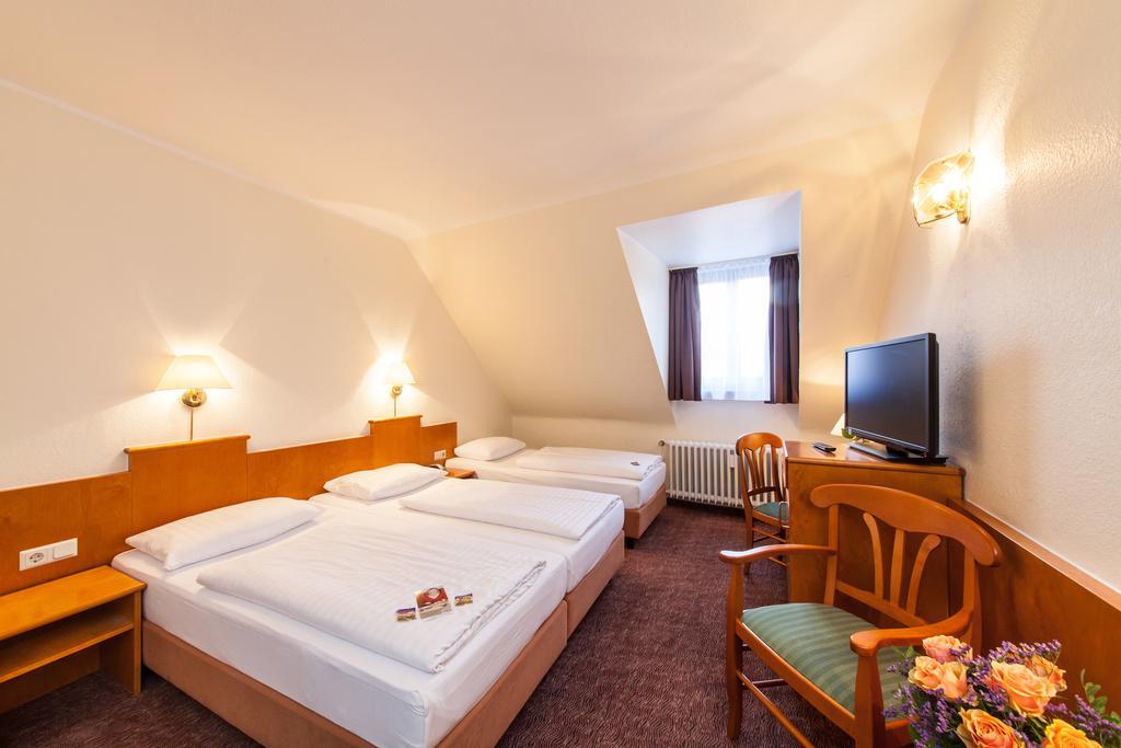 Novum Hotel Ahl Meerkatzen Koln Altstadt Room photo